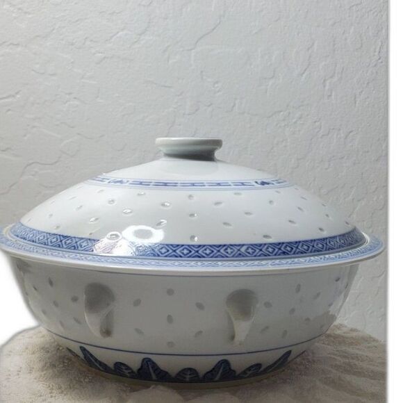 Stunning Chinese Porcelain Rice Eye Grain Covered Vegetable Serving Bowl Vintage - Picture 3 of 6